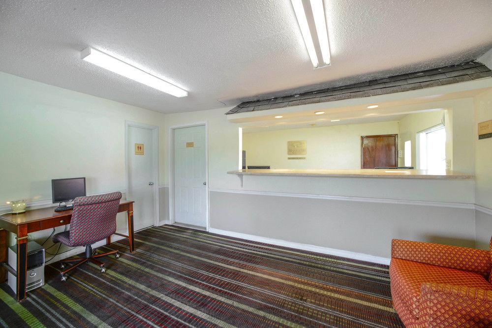 Econo Lodge Inn & Suites Карбондейл Екстериор снимка
