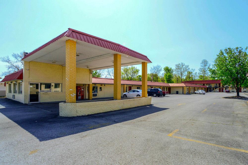 Econo Lodge Inn & Suites Карбондейл Екстериор снимка