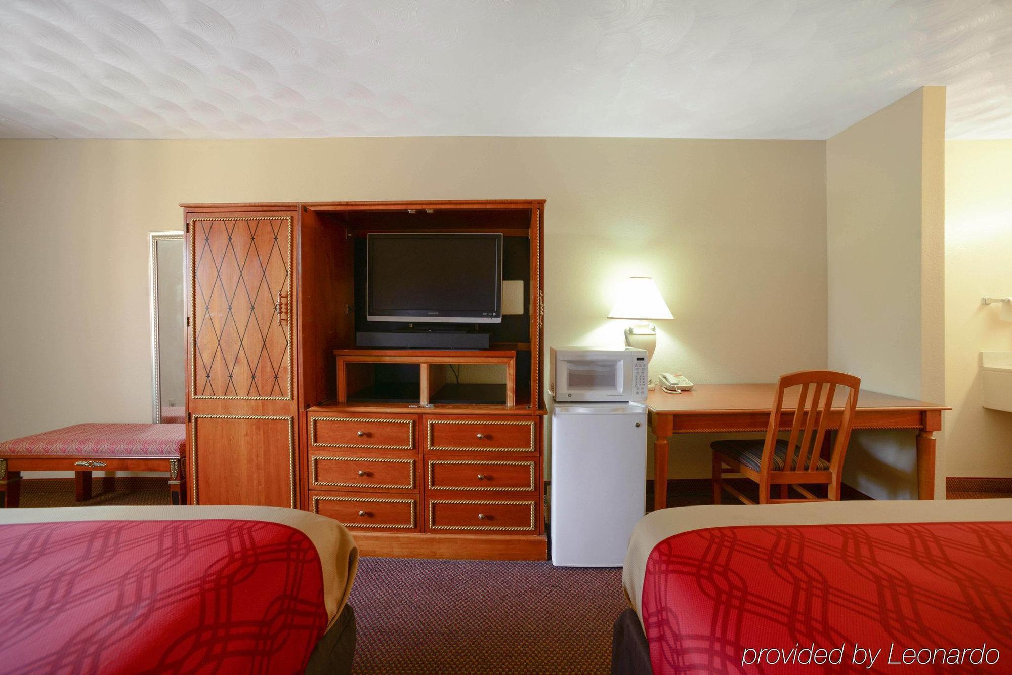 Econo Lodge Inn & Suites Карбондейл Екстериор снимка