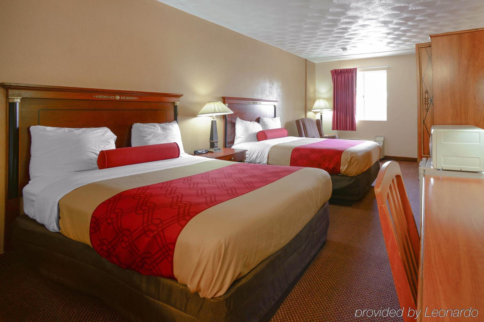 Econo Lodge Inn & Suites Карбондейл Екстериор снимка