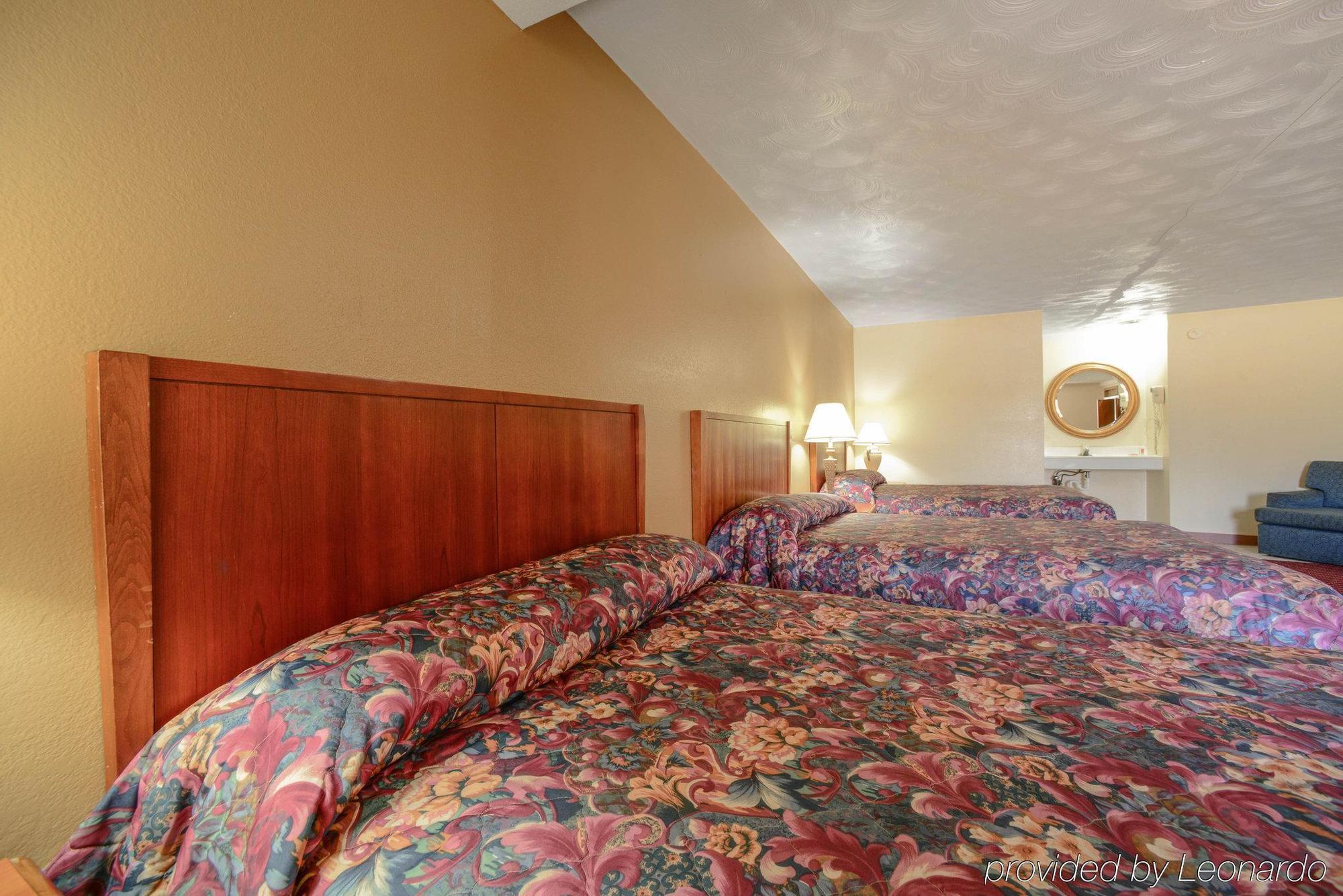 Econo Lodge Inn & Suites Карбондейл Екстериор снимка