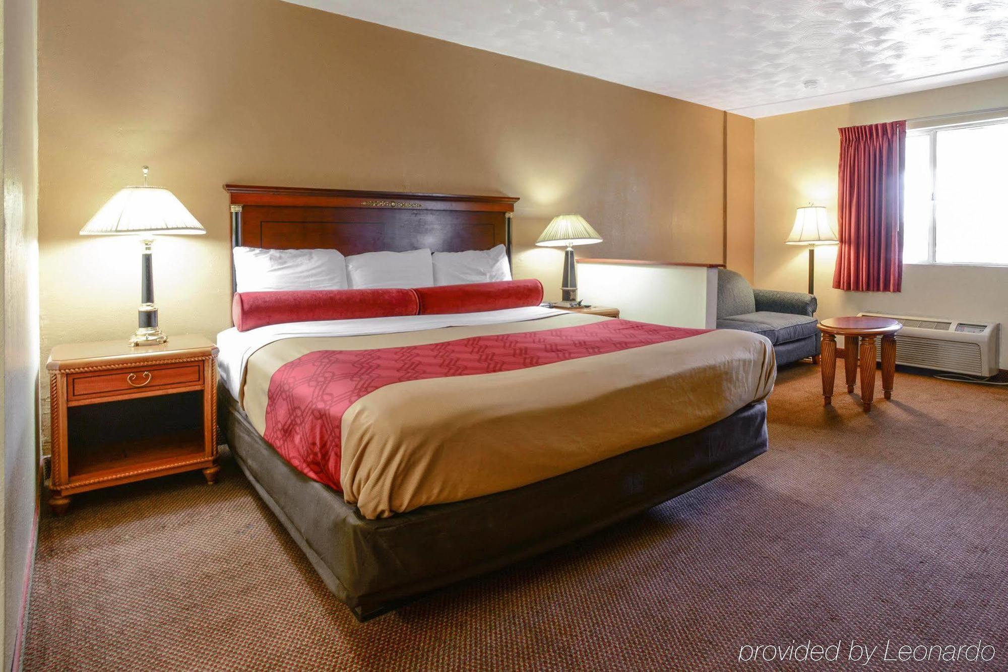 Econo Lodge Inn & Suites Карбондейл Екстериор снимка