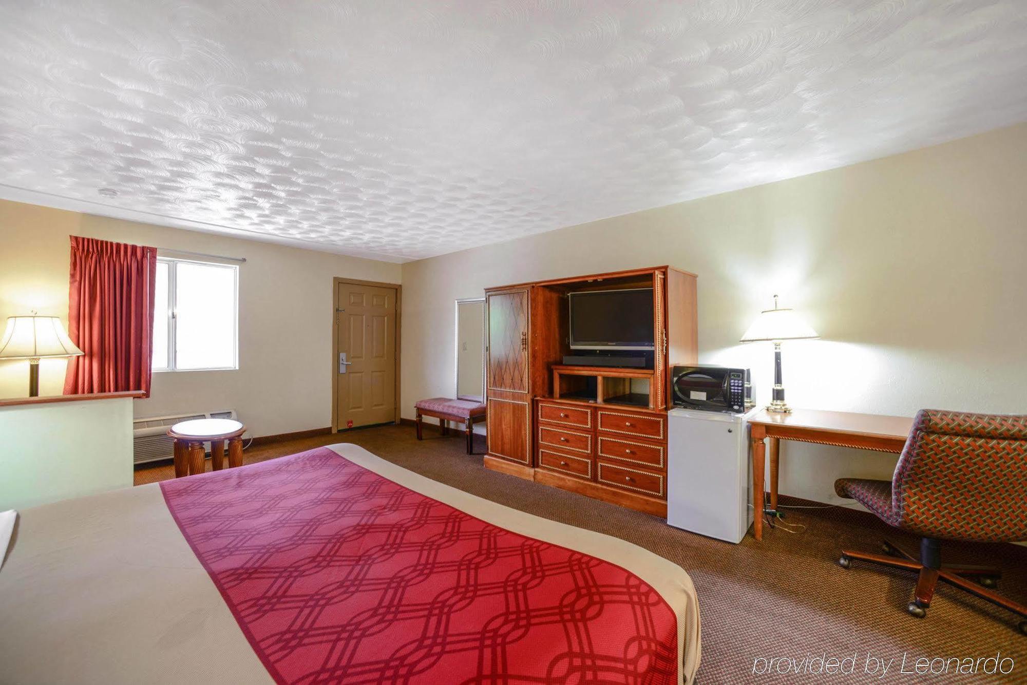 Econo Lodge Inn & Suites Карбондейл Екстериор снимка