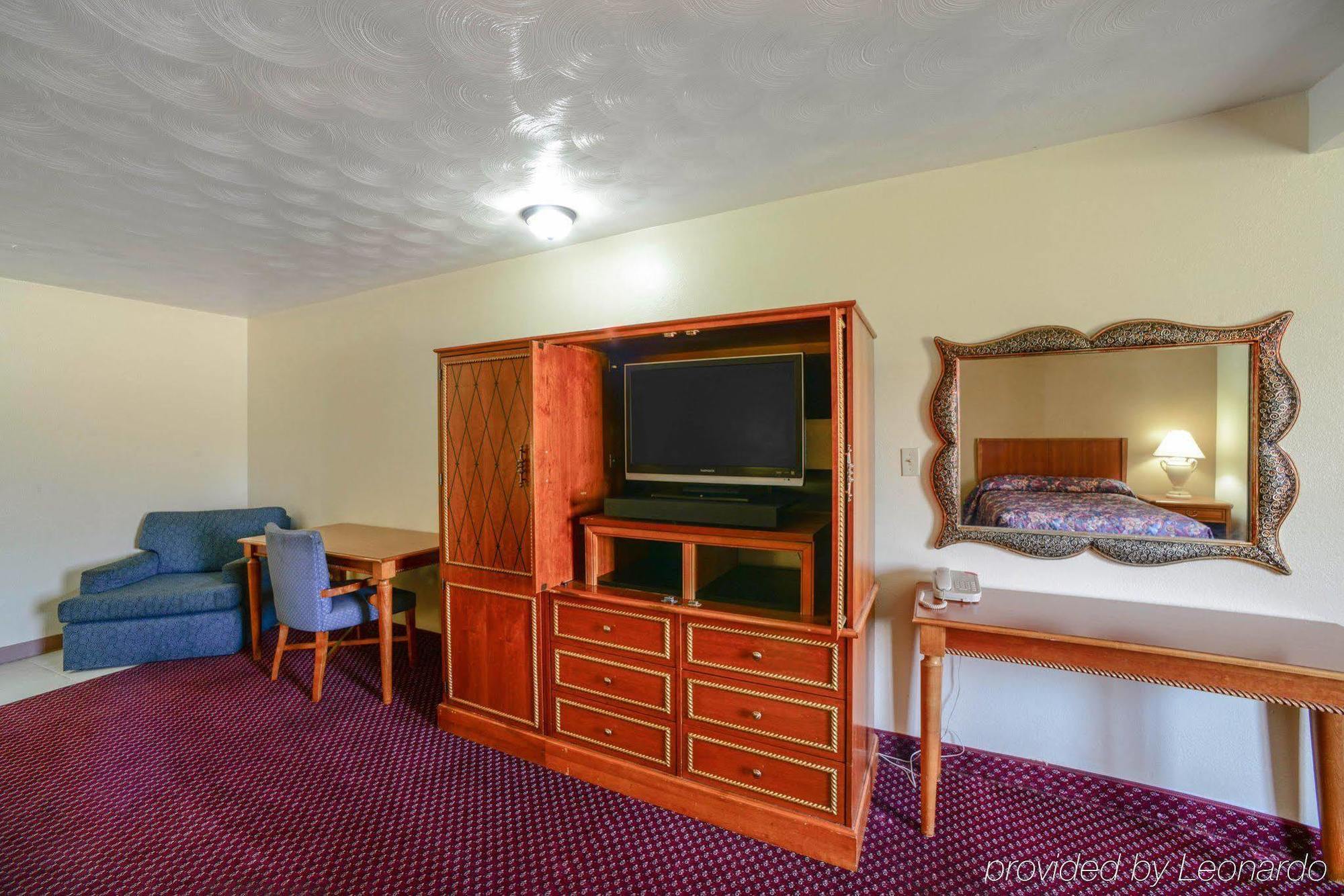 Econo Lodge Inn & Suites Карбондейл Екстериор снимка