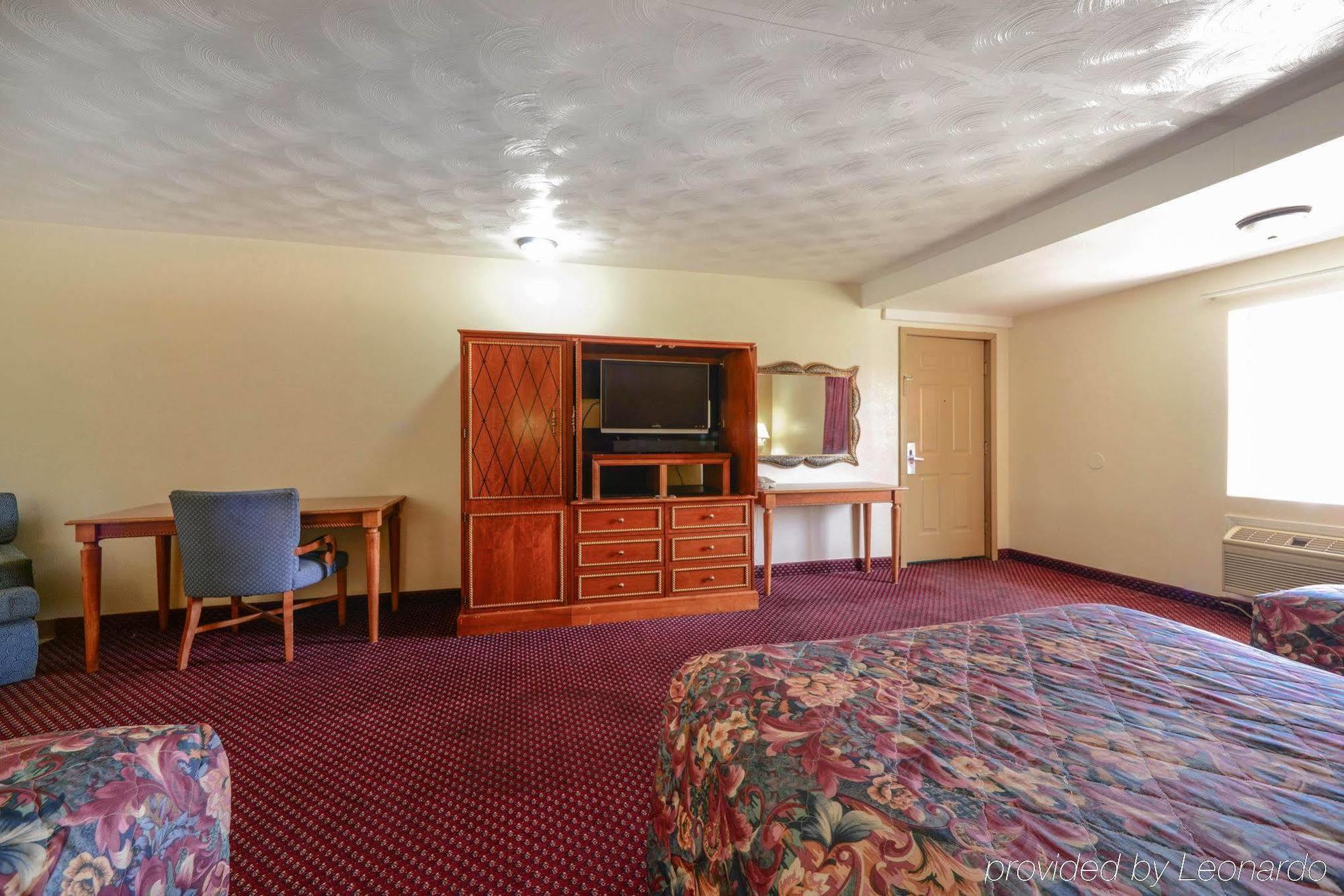 Econo Lodge Inn & Suites Карбондейл Екстериор снимка