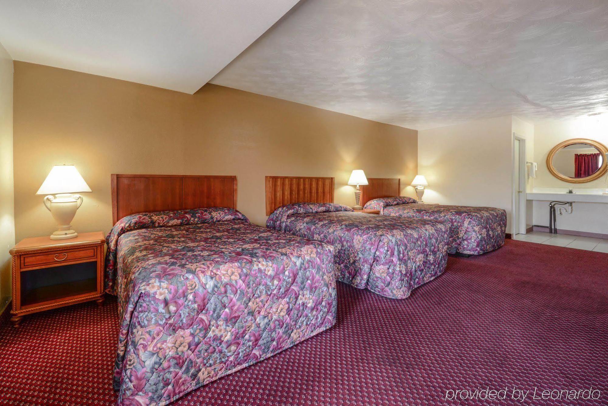 Econo Lodge Inn & Suites Карбондейл Екстериор снимка