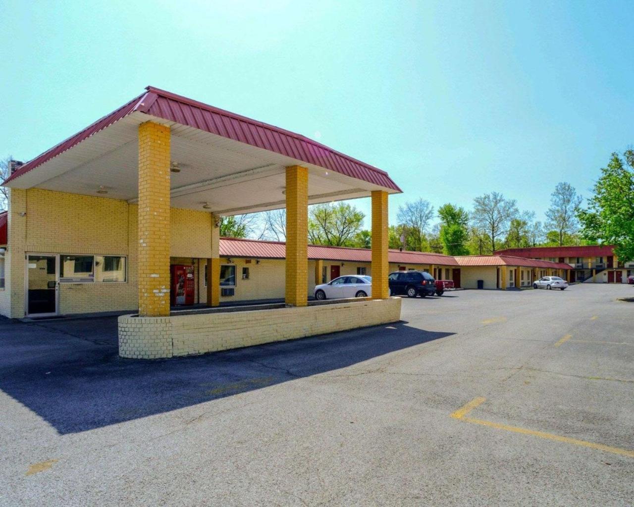 Econo Lodge Inn & Suites Карбондейл Екстериор снимка