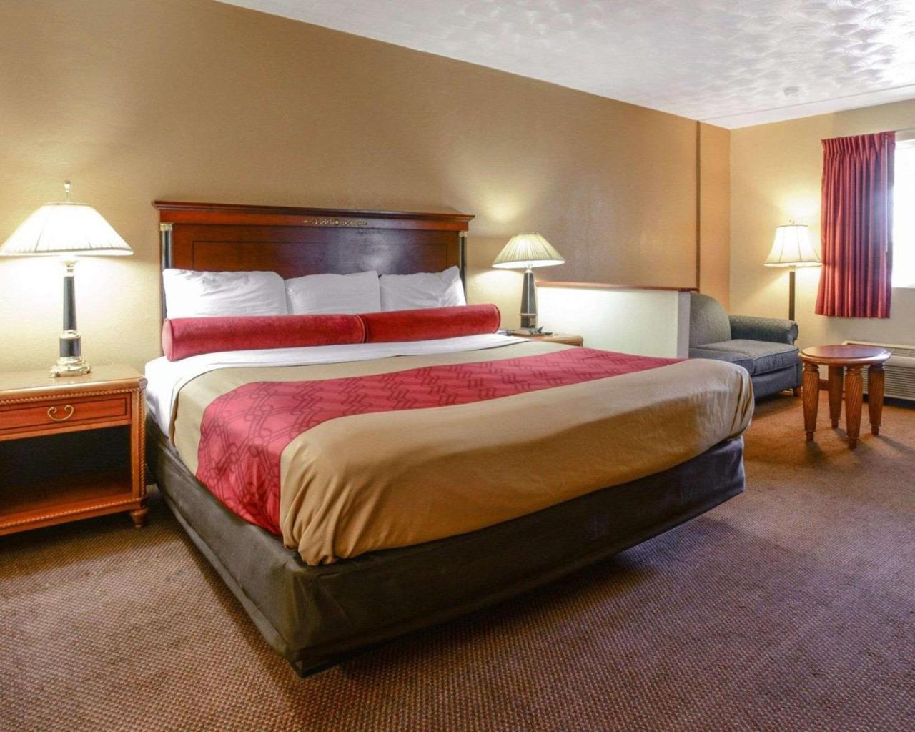 Econo Lodge Inn & Suites Карбондейл Екстериор снимка