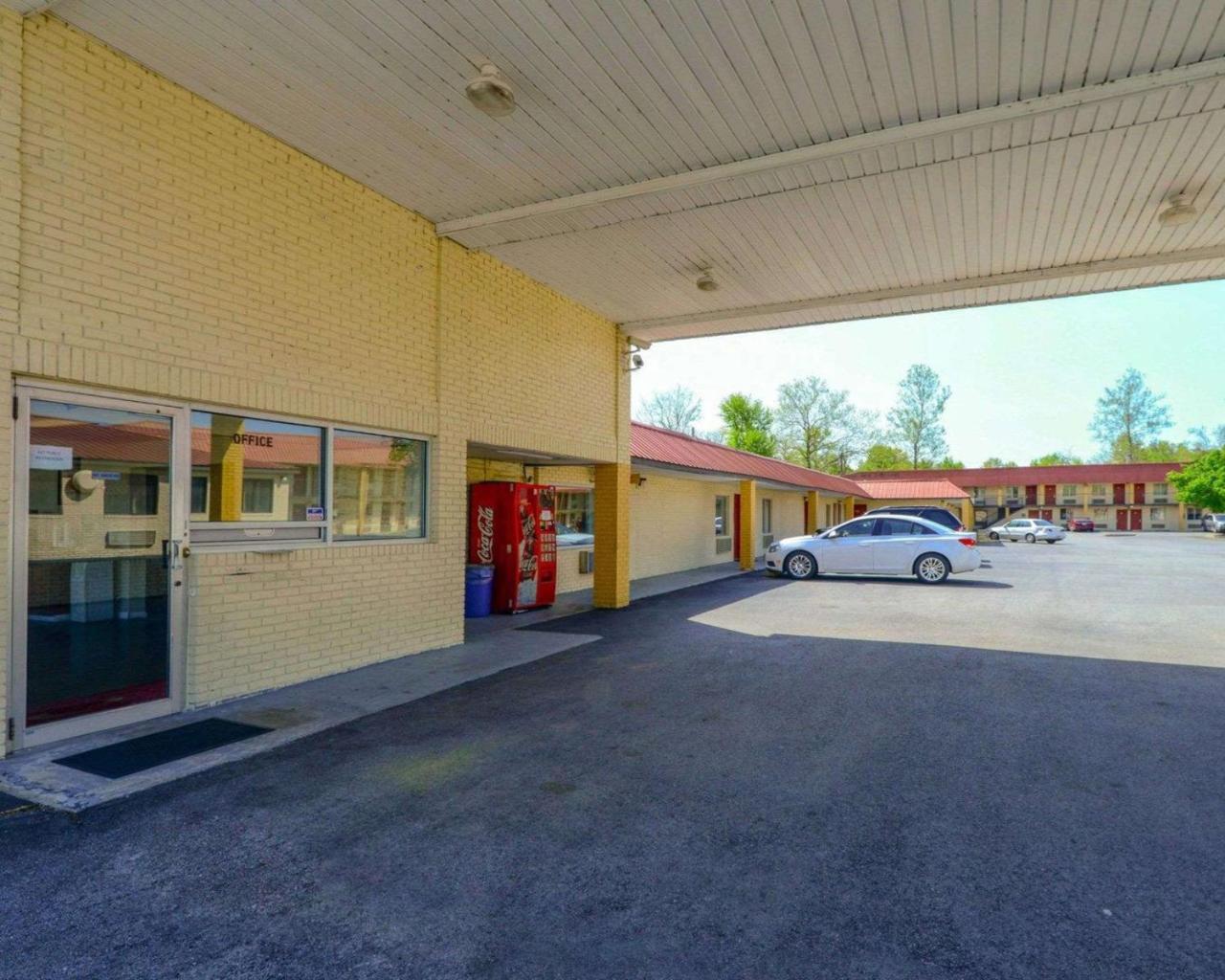 Econo Lodge Inn & Suites Карбондейл Екстериор снимка