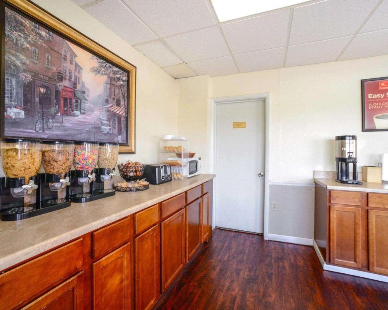 Econo Lodge Inn & Suites Карбондейл Екстериор снимка