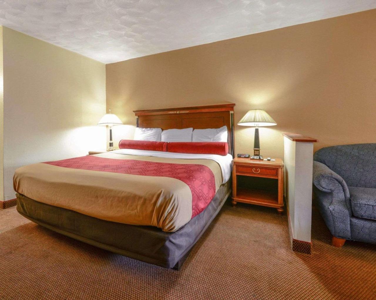 Econo Lodge Inn & Suites Карбондейл Екстериор снимка
