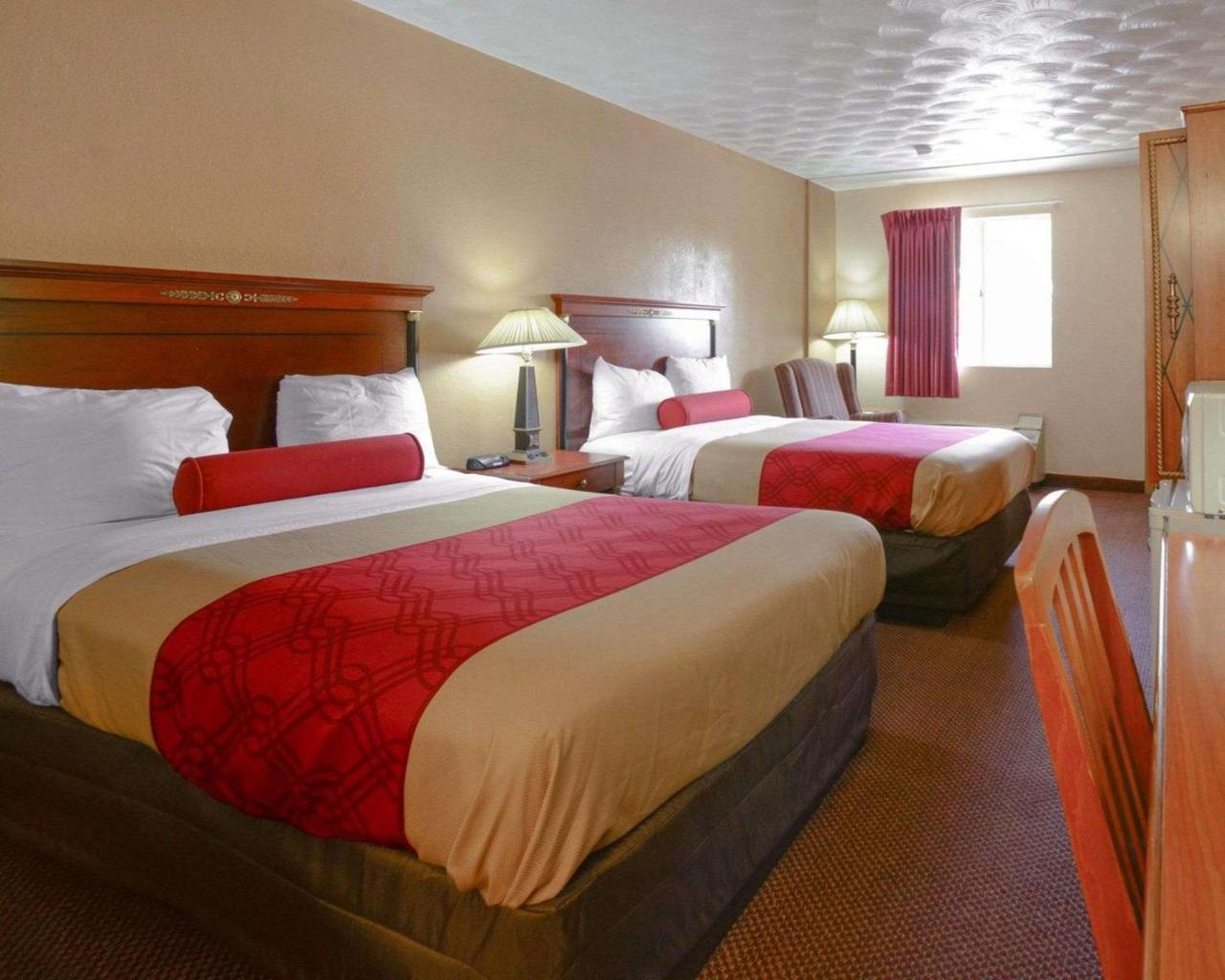 Econo Lodge Inn & Suites Карбондейл Екстериор снимка