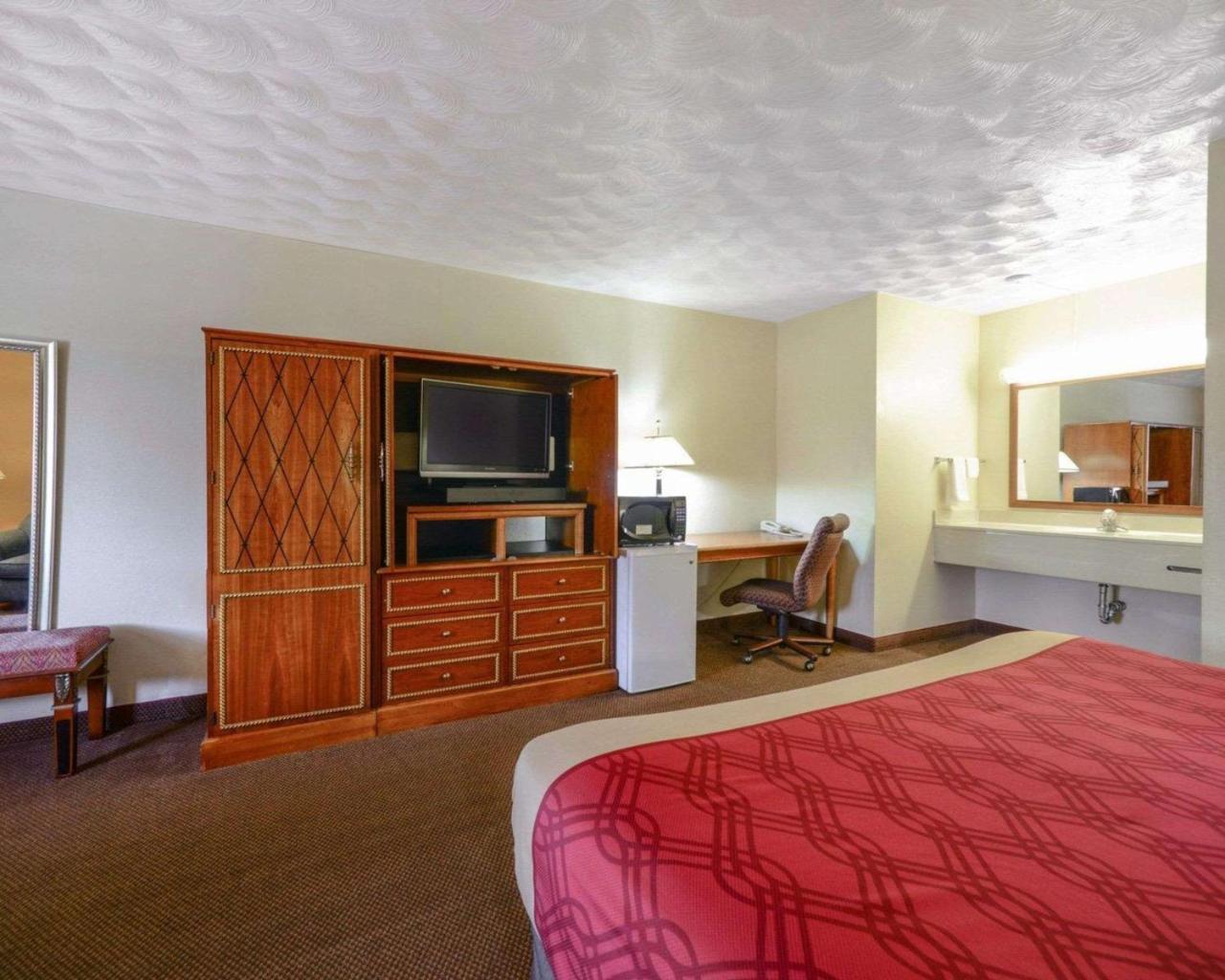 Econo Lodge Inn & Suites Карбондейл Екстериор снимка