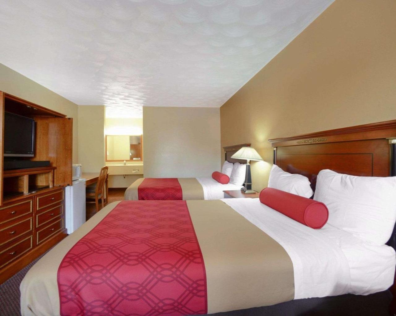 Econo Lodge Inn & Suites Карбондейл Екстериор снимка