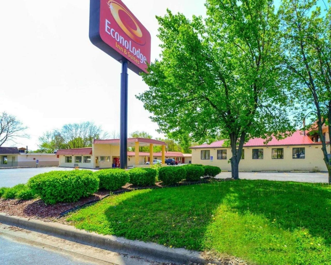 Econo Lodge Inn & Suites Карбондейл Екстериор снимка